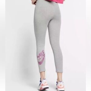 Women's Nike Club Futura Crop Capri Legging Pants swoosh